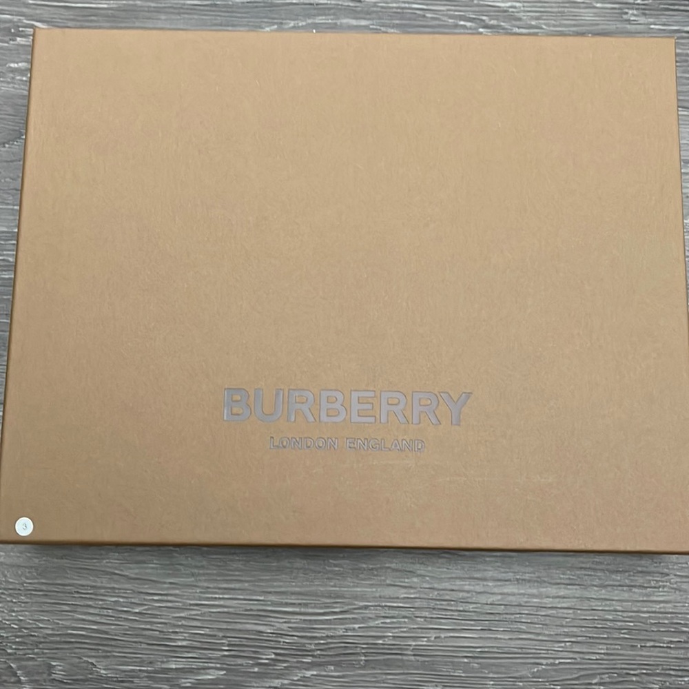 Burberry box 13x10”